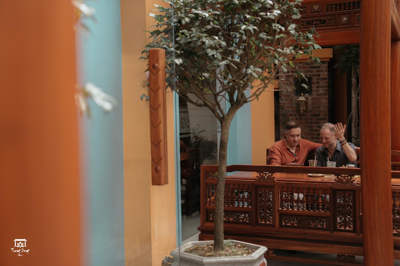 Sân trong